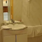 Du Maine Отель