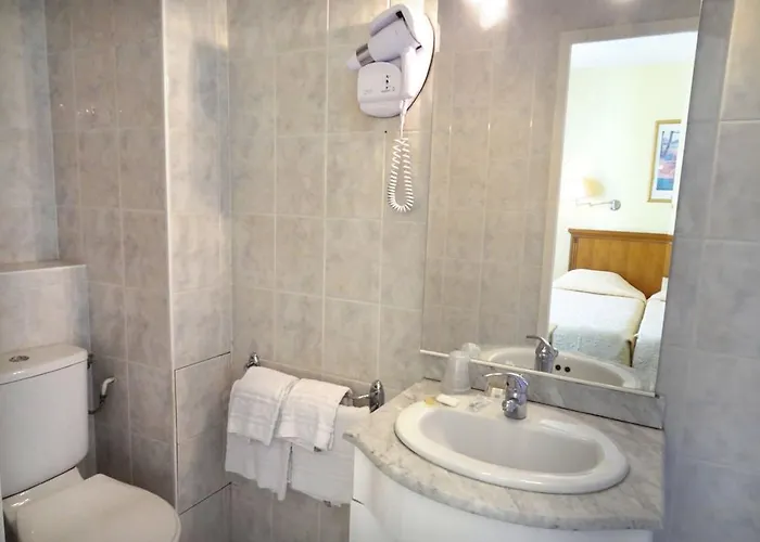 Otel Du Maine 2*