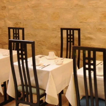 Hotel Du Maine 2*