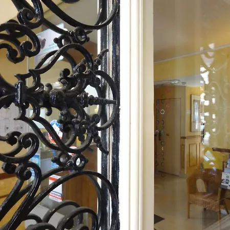 Du Maine Hotel 2*